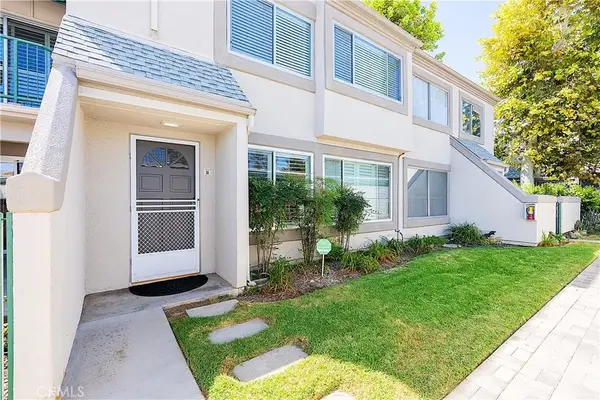 18502 Mayall #B, Northridge, CA 91324