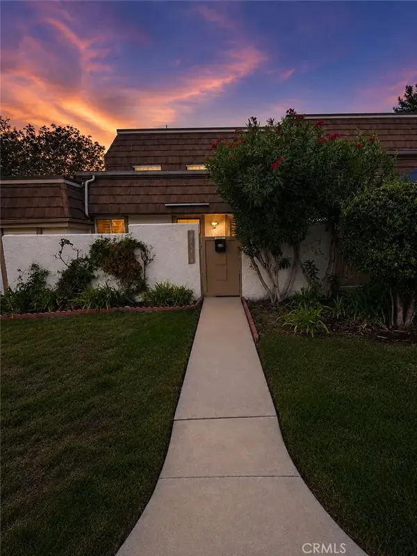 10151 Larwin #3, Chatsworth, CA 91311