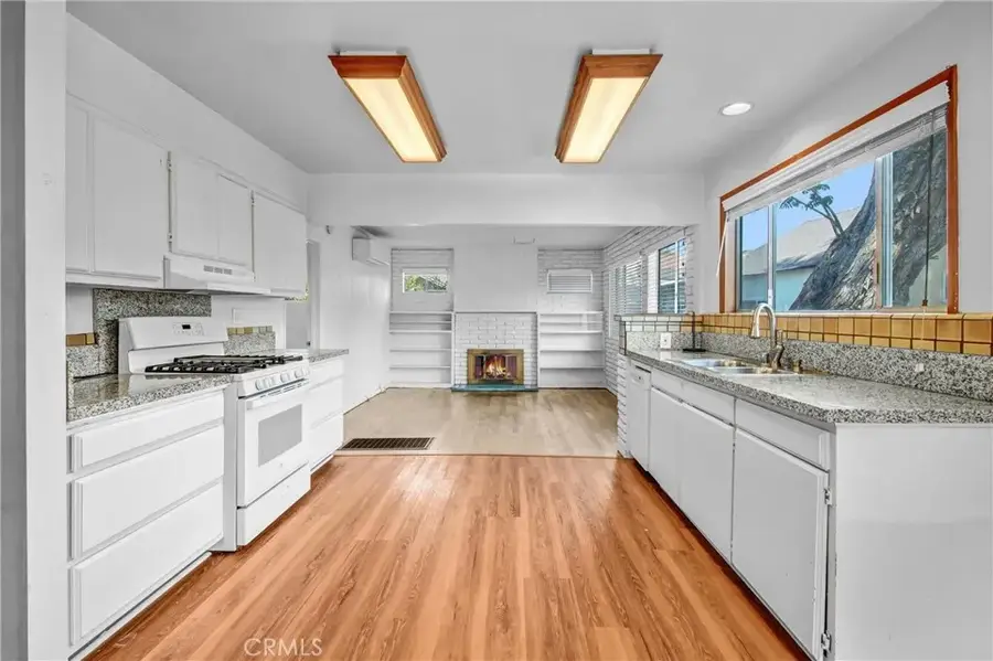 237 N Catalina Street, Burbank, CA 91505 - #2