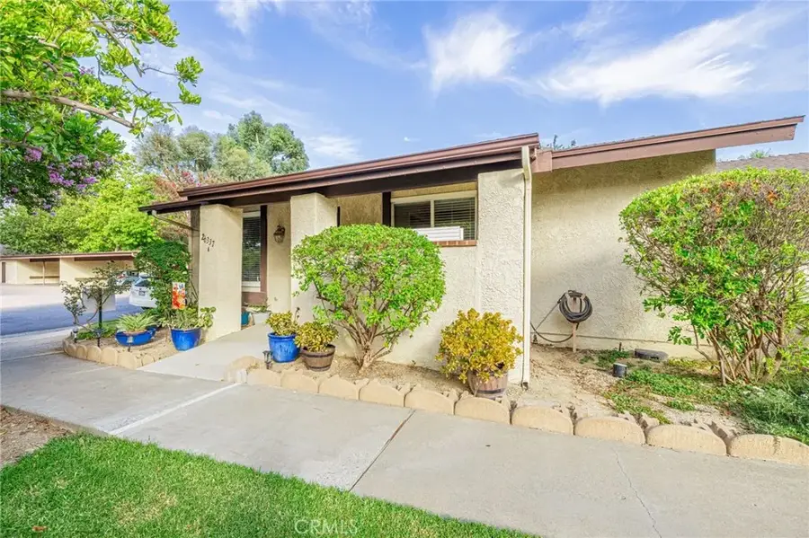 26337 Oak Highland Drive #A, Newhall, CA 91321 - #2