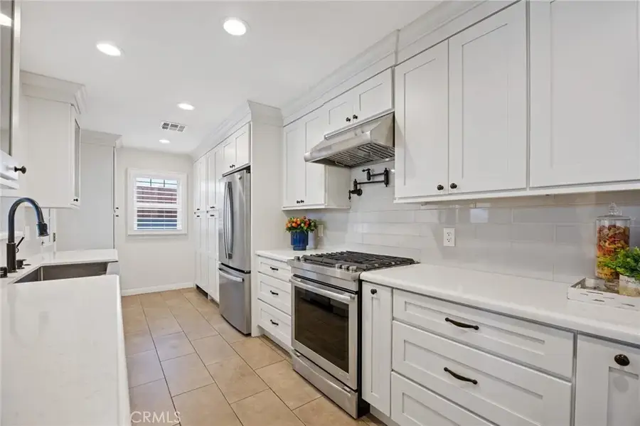 6459 Aldea Avenue, Lake Balboa, CA 91406 - #3