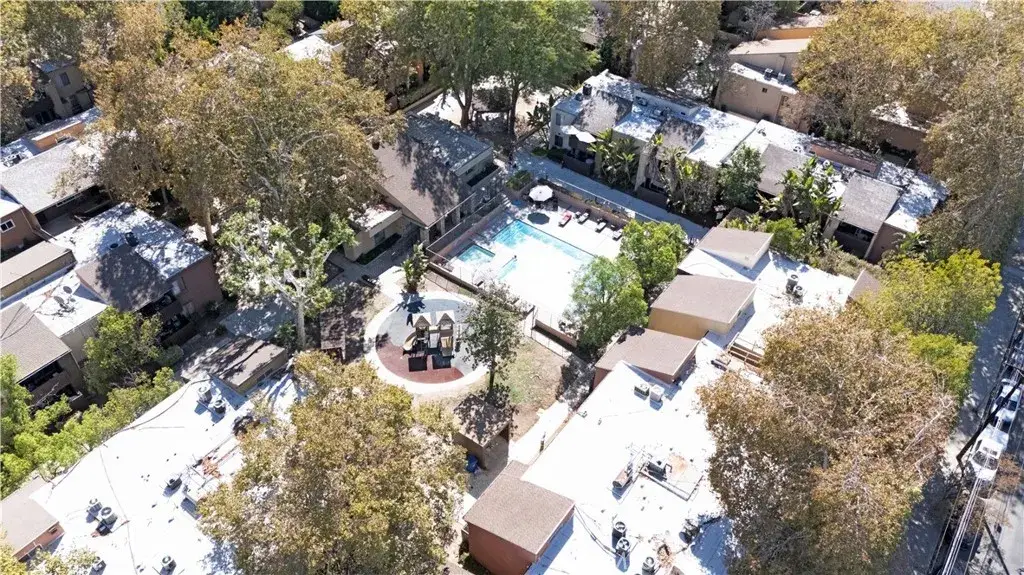 18350 Hatteras #206, Tarzana, CA 91356 - #1
