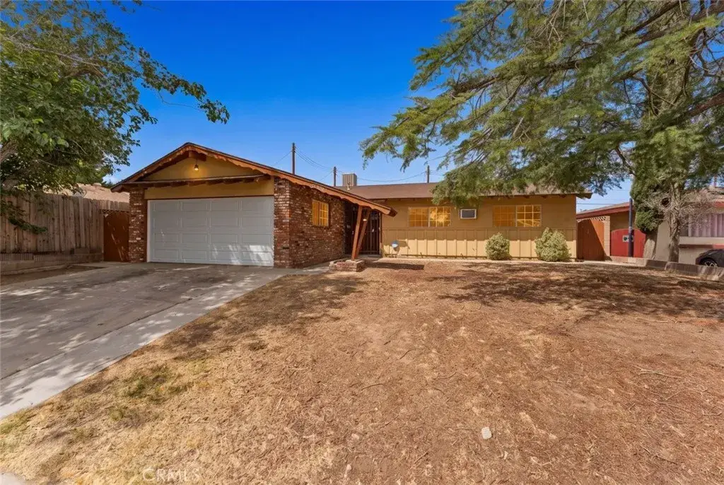 38447 2nd Street East, Palmdale, CA 93550 - #1