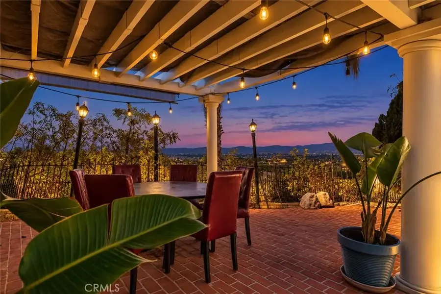 4537 Ellenita Avenue, Tarzana, CA 91356 - #2