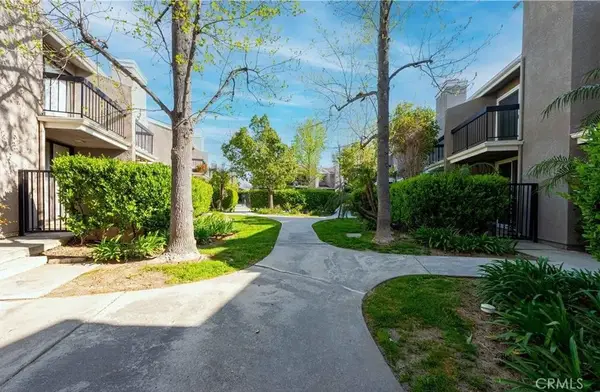 23541 Victory #6, West Hills, CA 91307