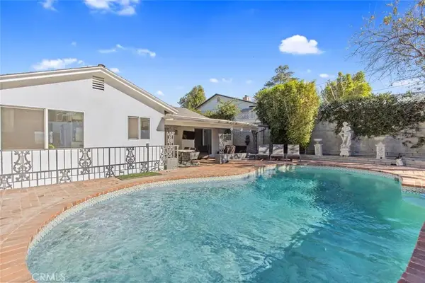22444 Venido, Woodland Hills, CA 91364