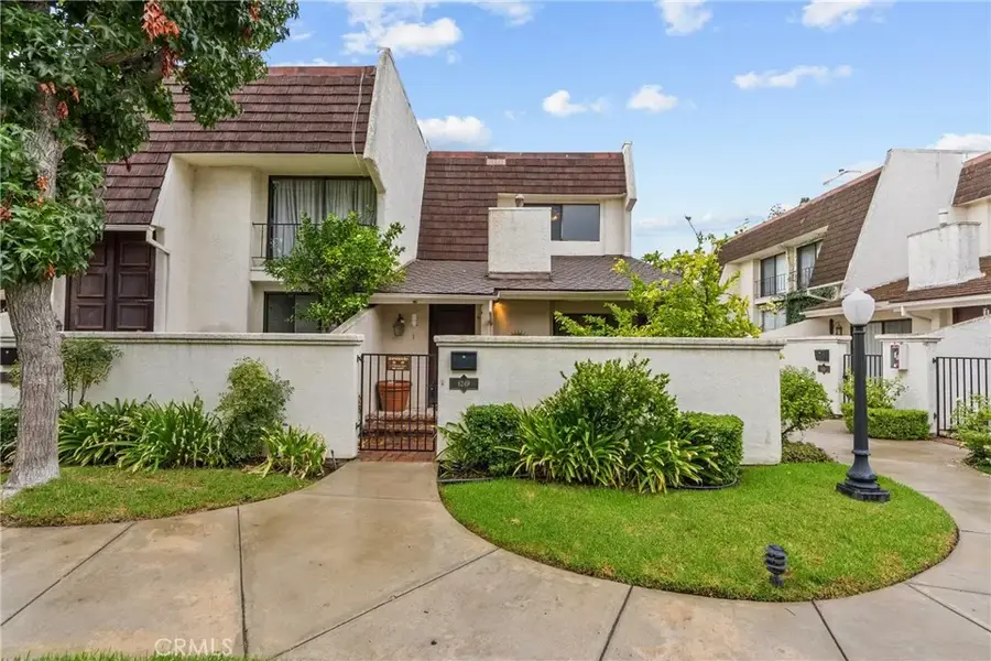 6249 Randi Avenue, Woodland Hills, CA 91367 - #2