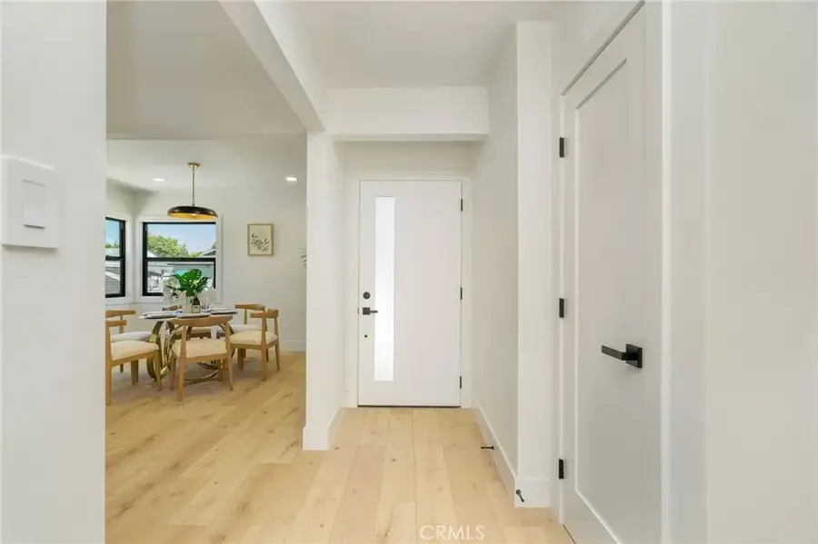 17200 Lanark Street, Lake Balboa, CA 91406 - #3