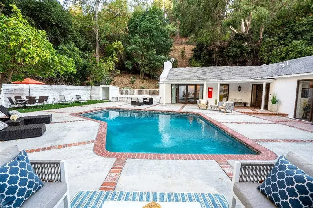 3183 N Laurel Canyon Blvd, Studio City, CA 91604 - #1