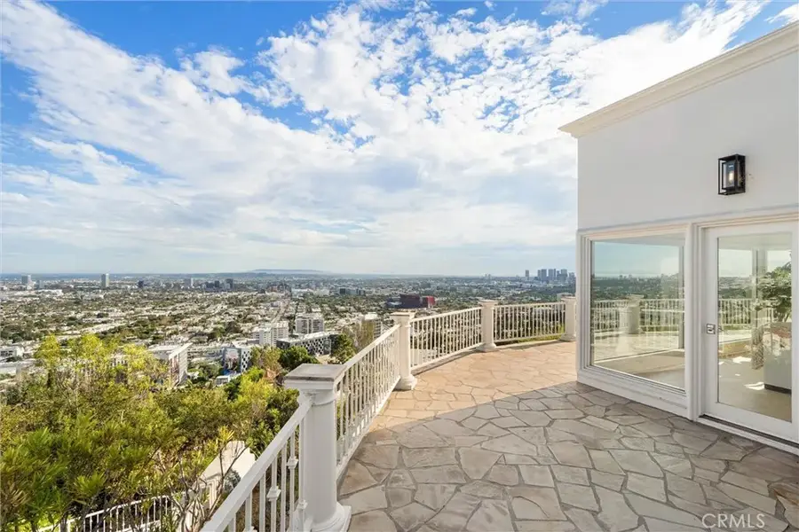 8527 Hedges Way, Los Angeles, CA 90069 - #2