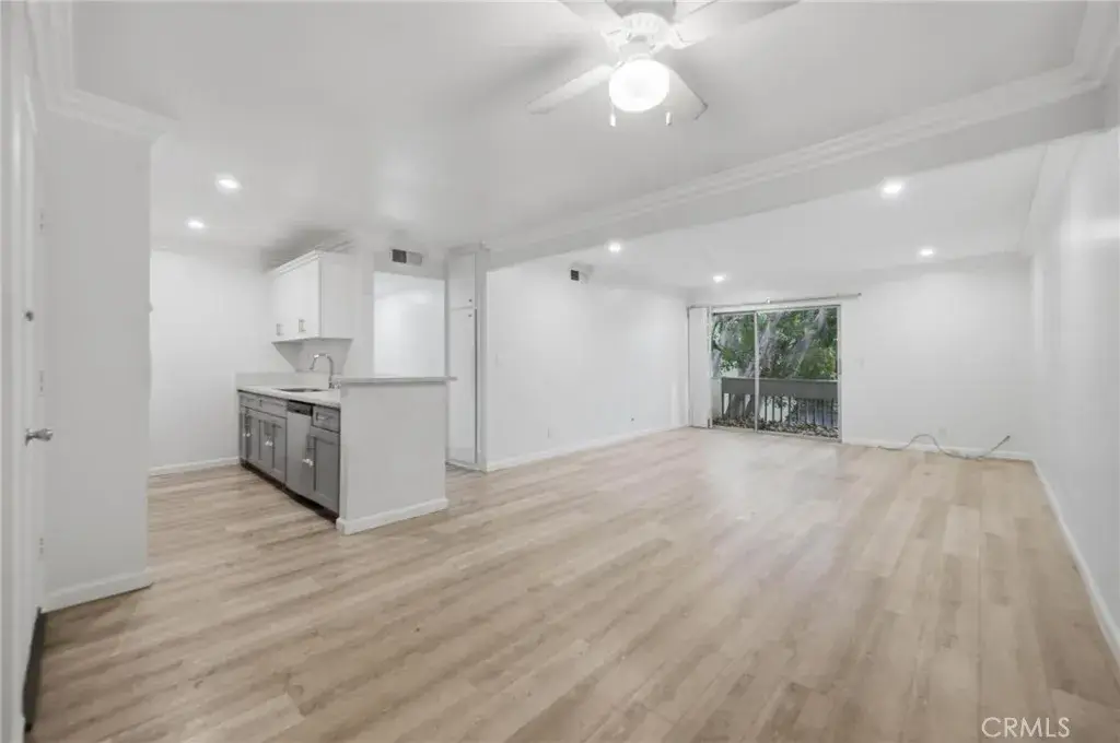 18620 Hatteras Street #206, Tarzana, CA 91356 - #1