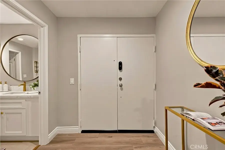 18324 Clark #110, Tarzana, CA 91356 - #2
