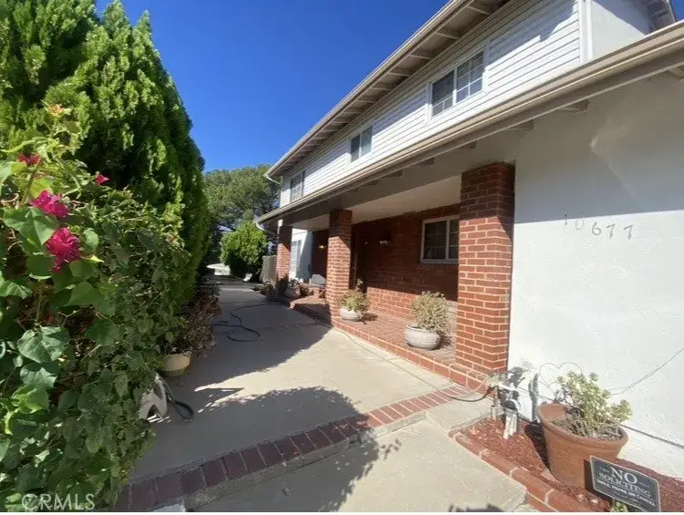 10677 Ledeen, Sylmar, CA 91342 - #2