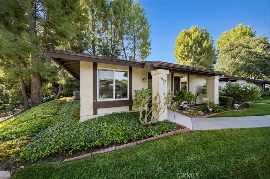 19508 Avenue Of The Oaks, Newhall, CA 91321 - #2