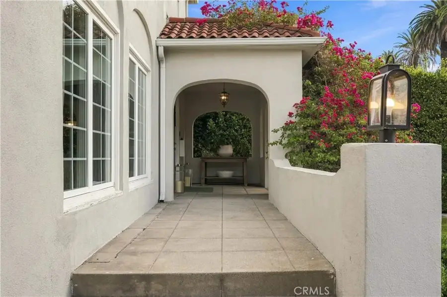 911 S Victoria Avenue, Los Angeles, CA 90019 - #2