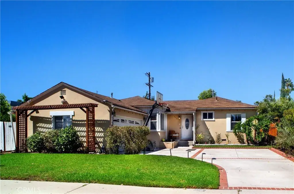 6655 Yarmouth Avenue, Reseda, CA 91335 - #1