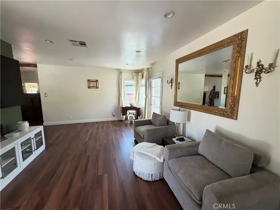 6655 Yarmouth Avenue, Reseda, CA 91335 - #3