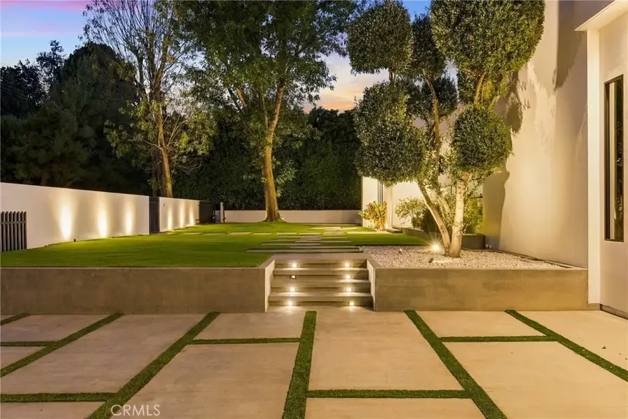 20141 Wells Drive, Woodland Hills, CA 91364 - #2