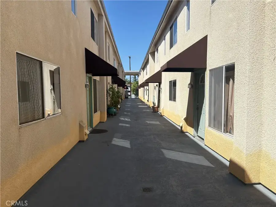 8800 Burnet #16, San Fernando Valley, CA 91343 - #2