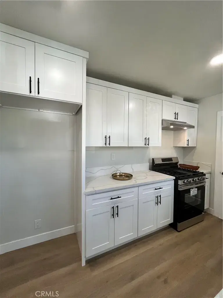 6724 Wynne Avenue, Reseda, CA 91335 - #2