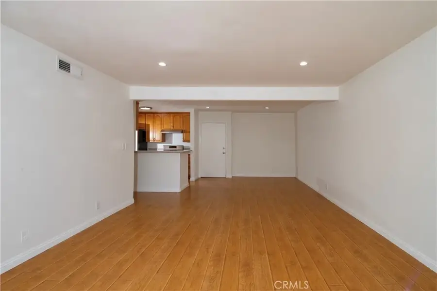 18620 Hatteras St #249, Tarzana, CA 91356 - #3