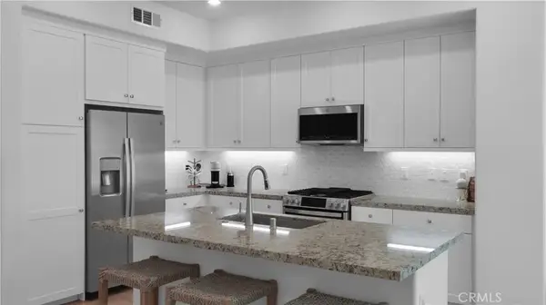 27410 Merlin Pl. #203, Valencia, CA 91381
