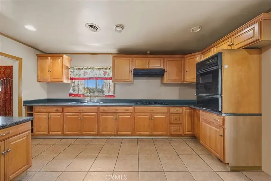 12135 Cornish Avenue, Lynwood, CA 90262 - #3