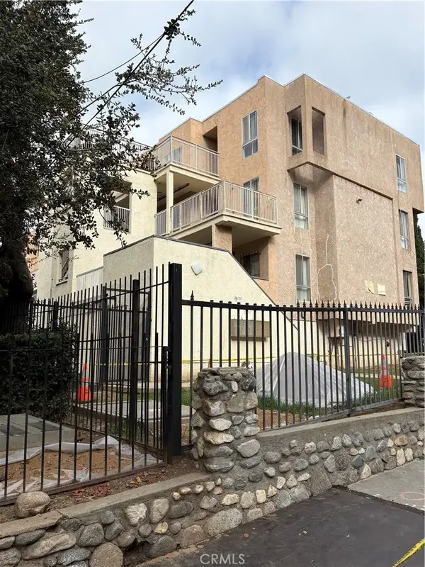 1095 N Raymond, Pasadena, CA 91103