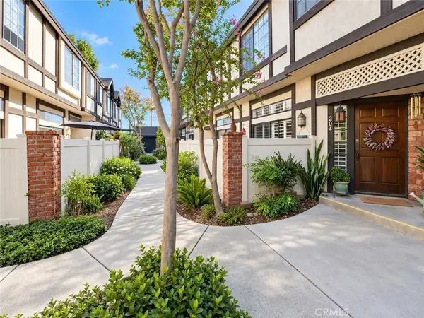 20737 Roscoe Boulevard #204, Winnetka, CA 91306