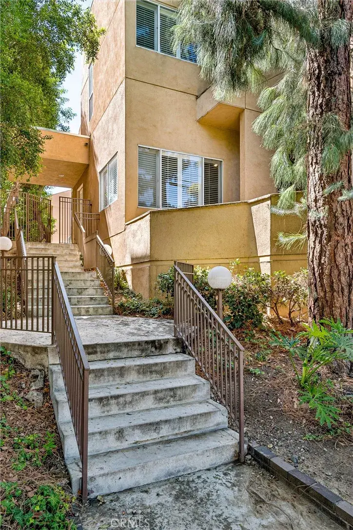 18730 Hatteras #48, Tarzana, CA 91356 - #1