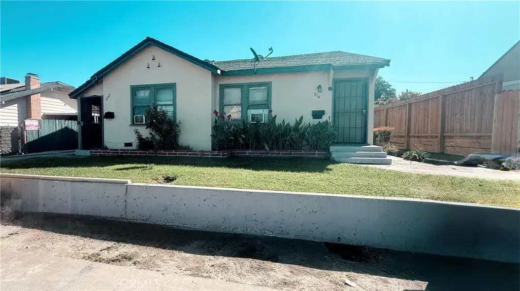 308 Chester, Bakersfield, CA 93301 - #1