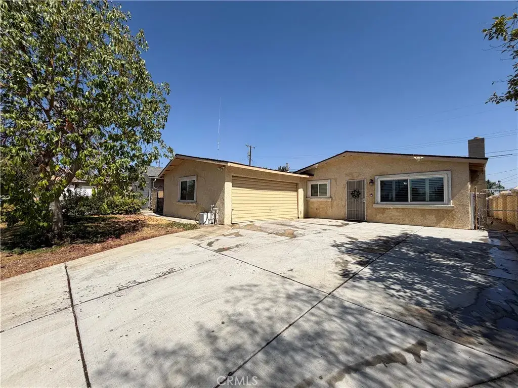 2005 Avondale, Bakersfield, CA 93306 - #1