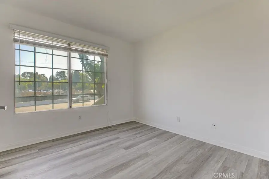 5515 Canoga Ave #105, Woodland Hills, CA 91367 - #3