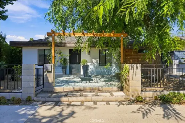 17417 Sherman Way, Lake Balboa, CA 91406