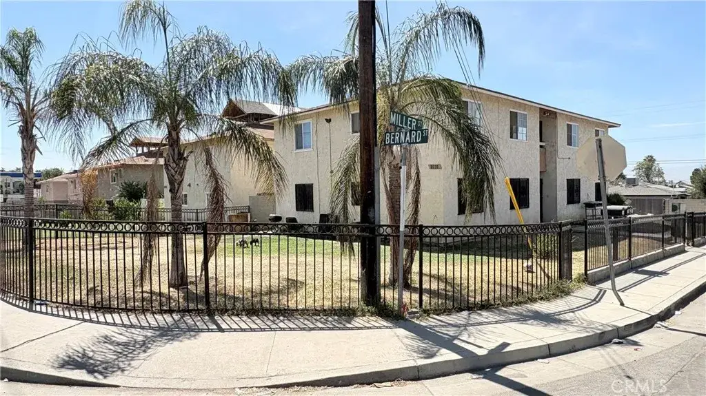 1303 Bernard, Bakersfield, CA 93305 - #1