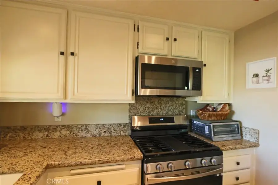 20046 Avenue Of The Oaks, Newhall, CA 91321 - #3