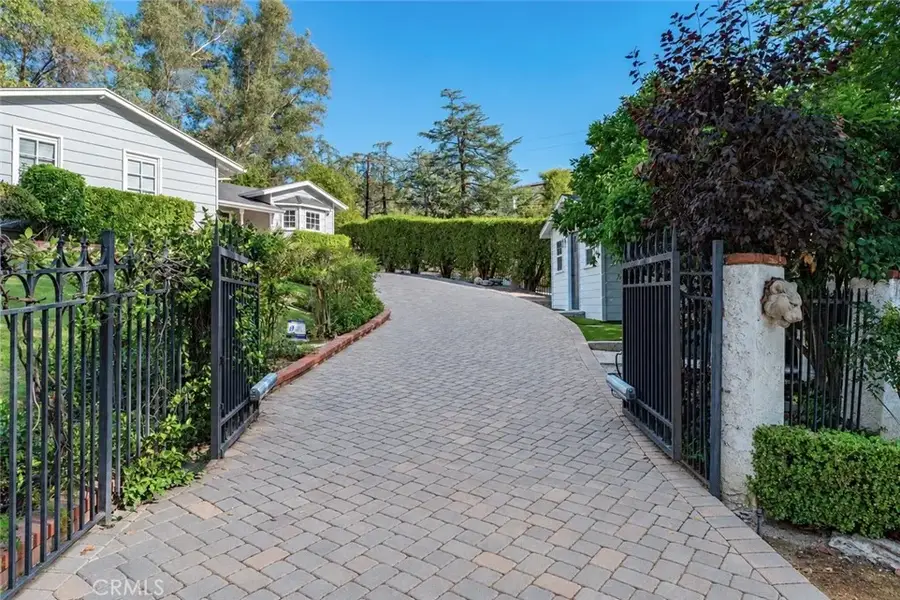 5408 Penfield Avenue, Woodland Hills, CA 91364 - #3