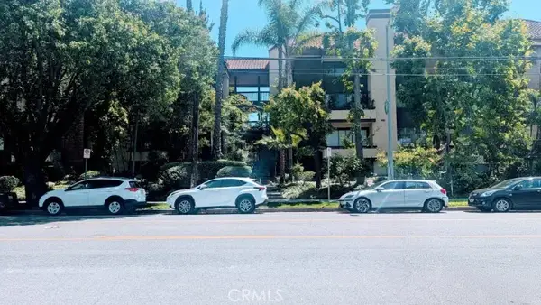 13214 Moorpark #108, Sherman Oaks, CA 91423