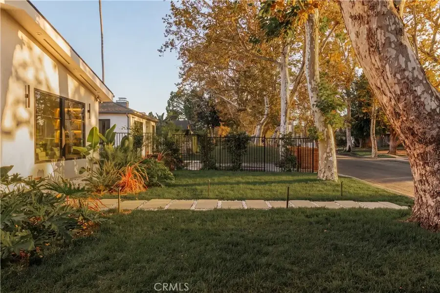 6035 Simpson Avenue, North Hollywood, CA 91606 - #2