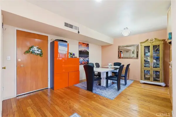 5429 Newcastle #303, Encino, CA 91316