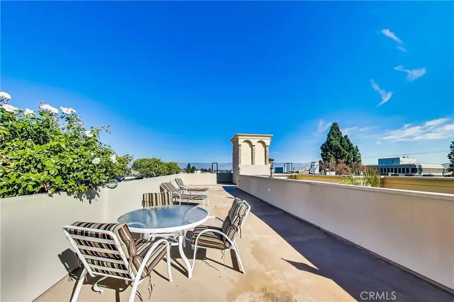 12026 Hoffman Street #201, Studio City, CA 91604 - #2