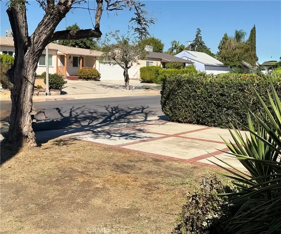 8360 Katherine Avenue, Panorama City, CA 91402 - #2