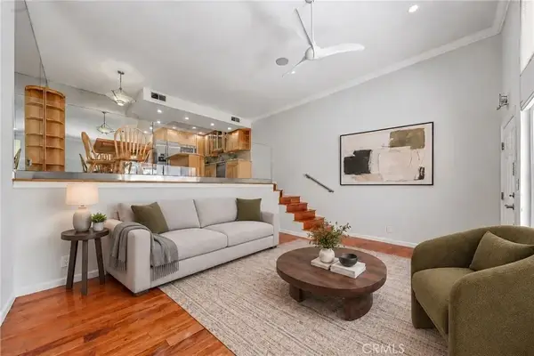 23401 Park Sorrento #55, Calabasas, CA 91302