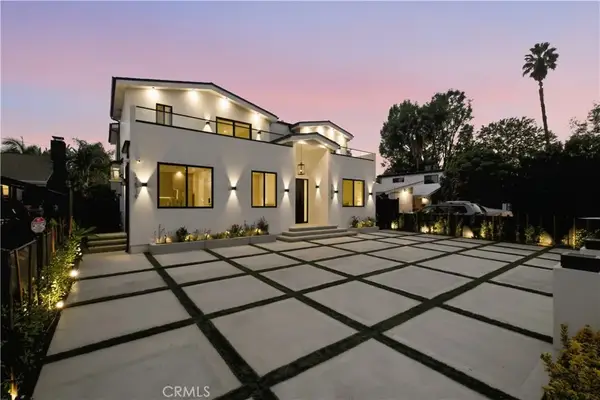 22518 Burbank, Woodland Hills, CA 91367