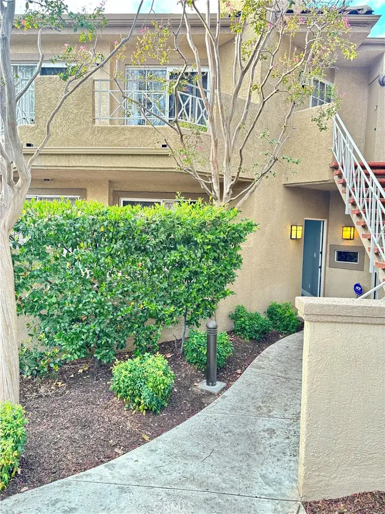 23811 Del Monte, Valencia, CA 91355 - #2