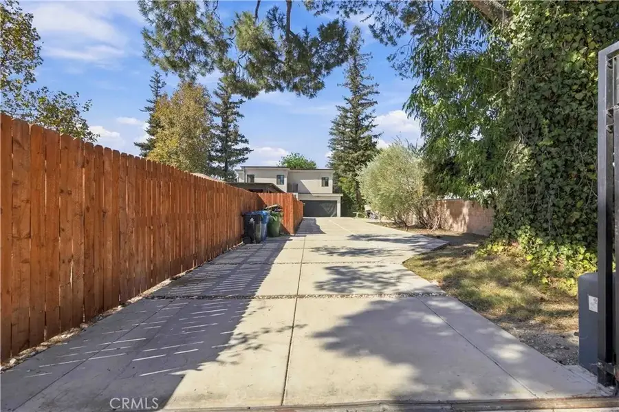 8633 Zelzah, Northridge, CA 91325 - #2