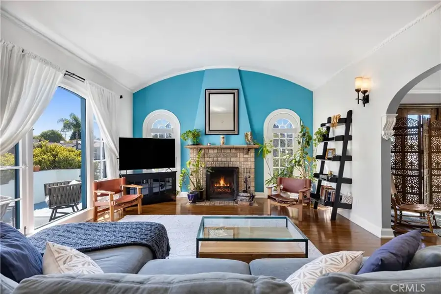 1569 S Orange Grove Avenue, Los Angeles, CA 90019 - #2