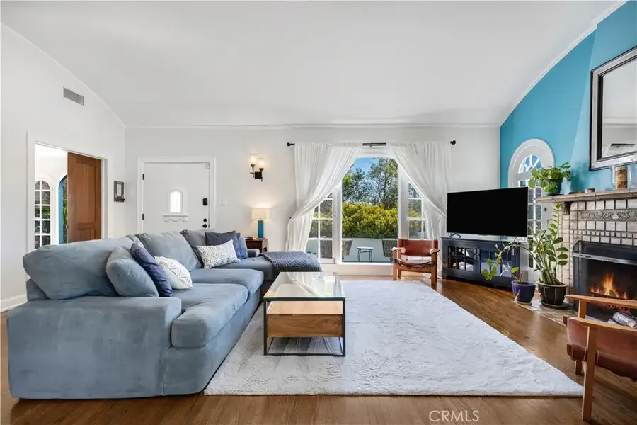 1569 S Orange Grove Avenue, Los Angeles, CA 90019 - #3