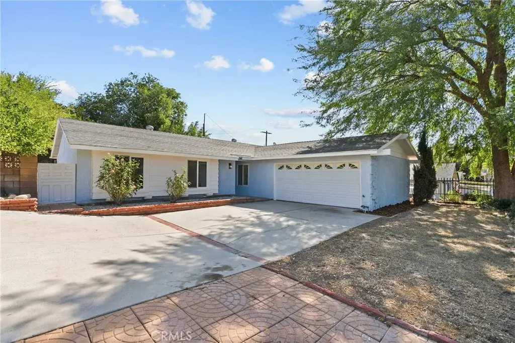 24716 Fain, Newhall, CA 91321 - #1