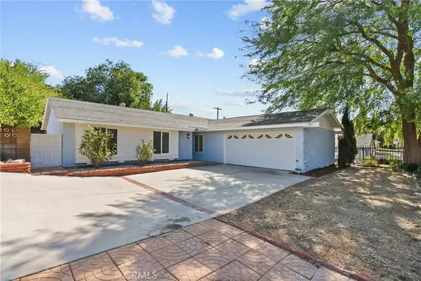 24716 Fain, Newhall, CA 91321
